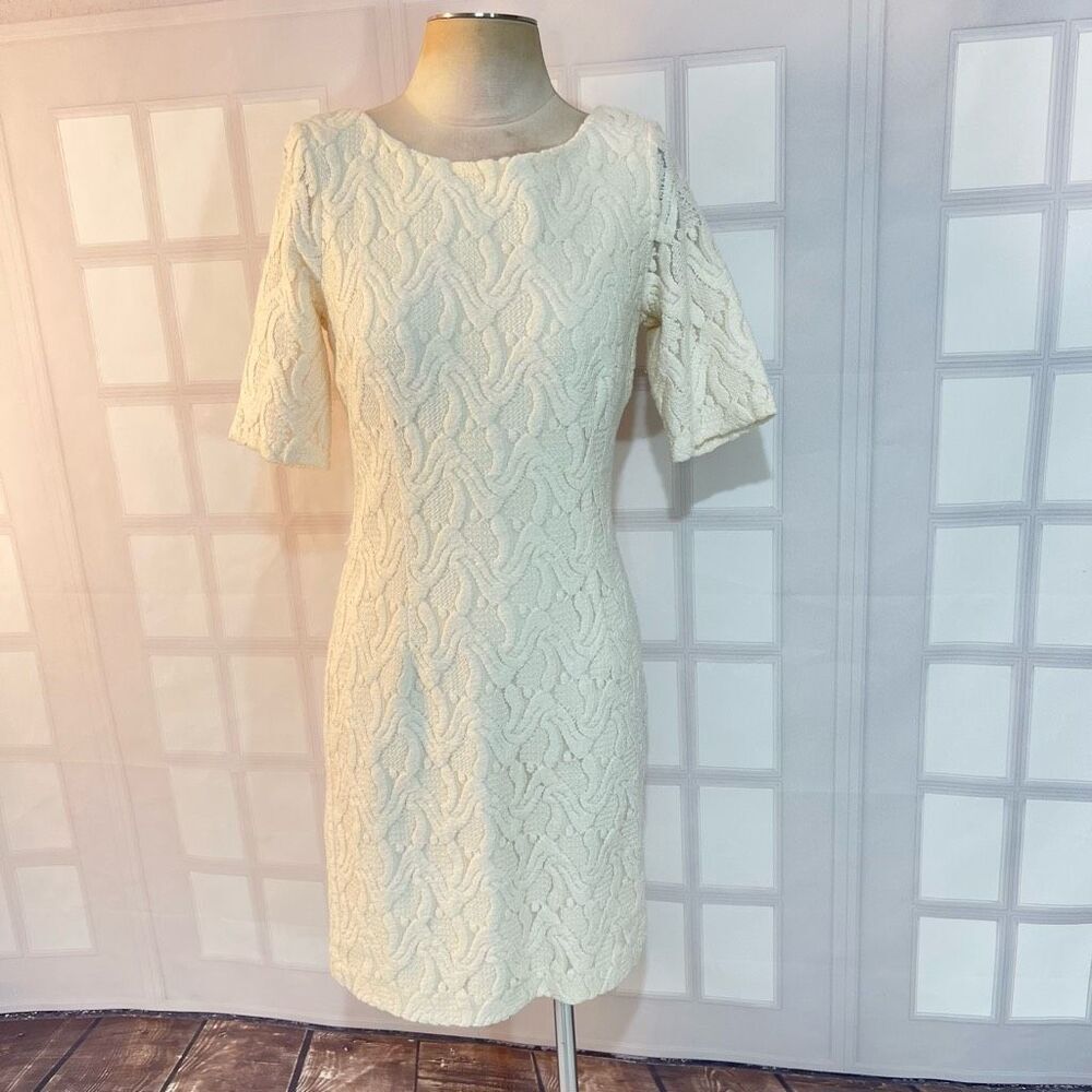 Ann Taylor NWT Ivory Textured Crew Neck Short Sleeve Sheath Dress Size 6